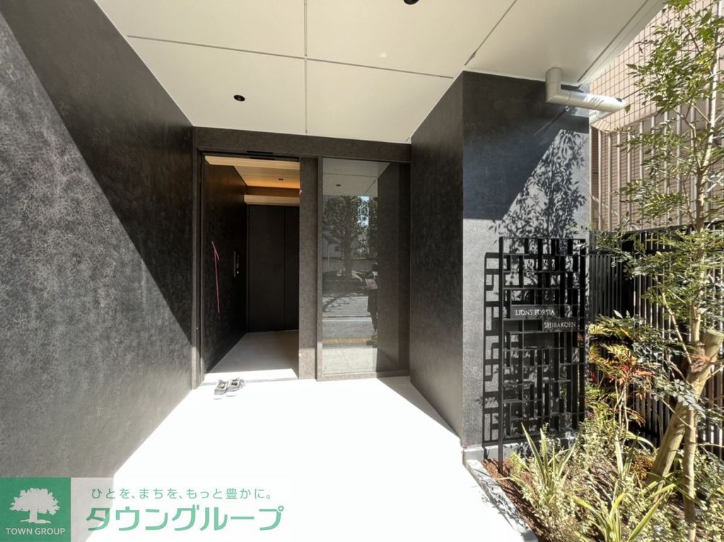 エントランス　エントランス