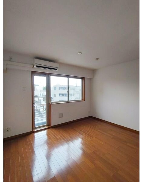 居室・リビング　使いやすい形の為、レイアウトを楽しめます♪