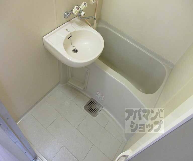 バス・シャワールーム　お風呂もゆったりできますね～