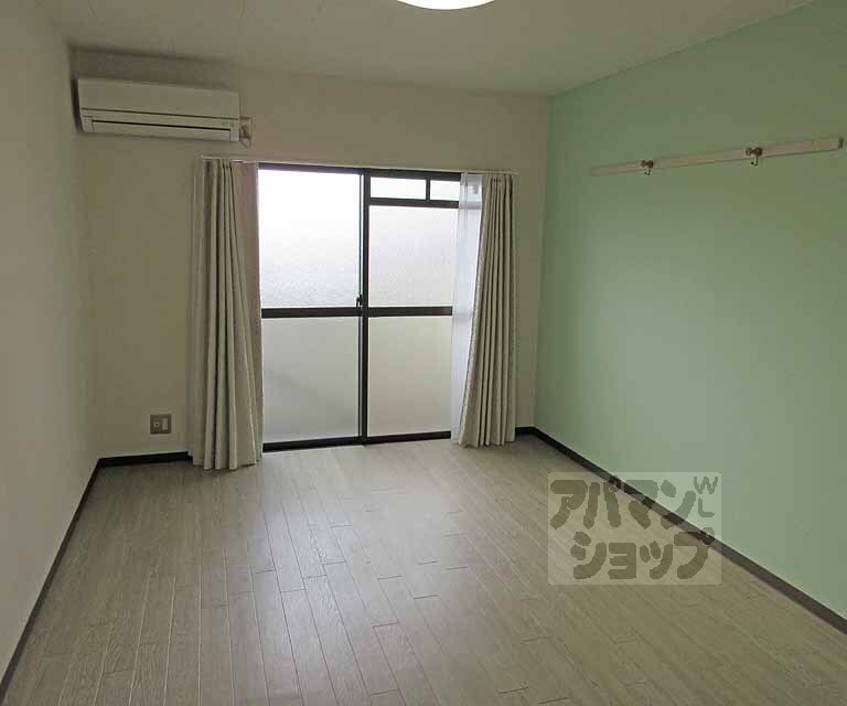 居室・リビング　さわやかな印象のお部屋ですよ～