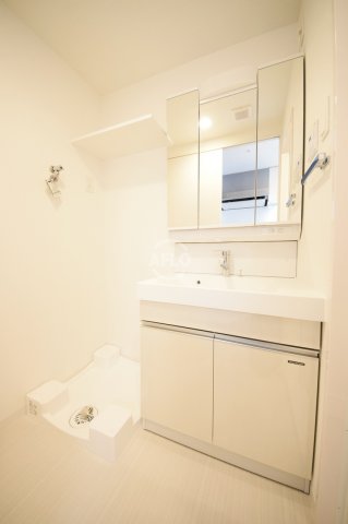 洗面設備　レオンコンフォート西天満　洗面所