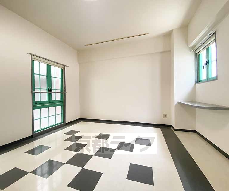 居室・リビング　阪急西院駅徒歩１０分、近隣施設充実！