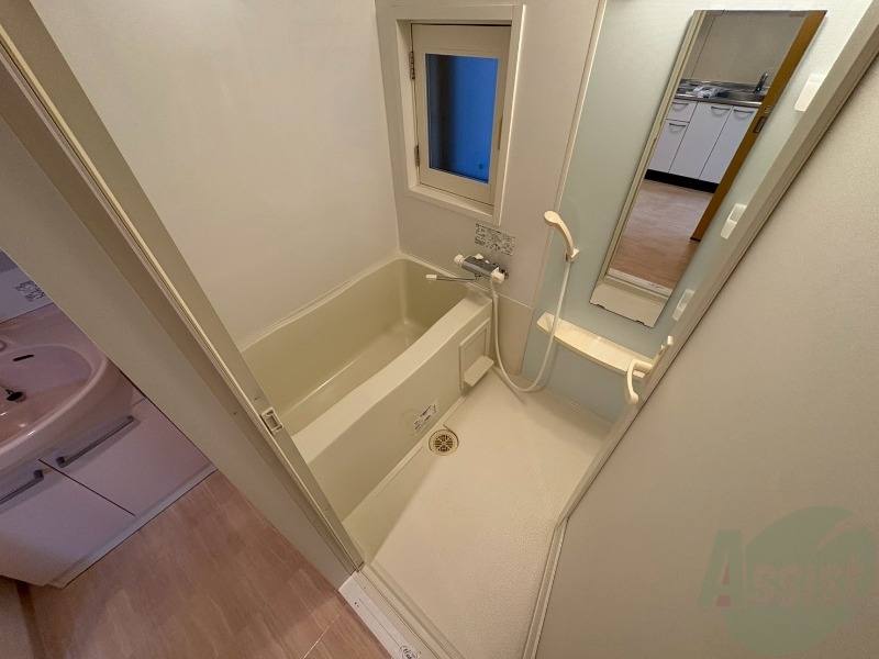 バス・シャワールーム　疲れを癒すには湯船でゆっくりするのが良いですよ。