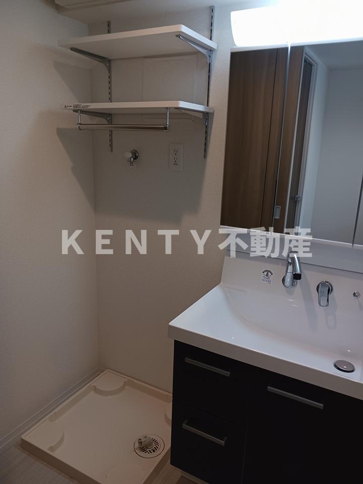 洗面設備　ゆったりとスペースのある洗面所