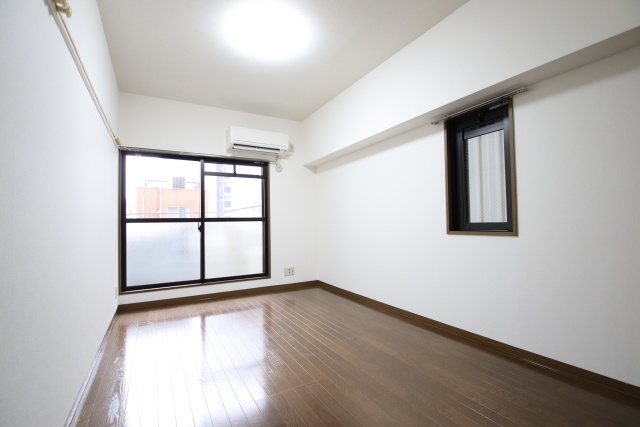 居室・リビング　※別号室のお写真のため現況優先