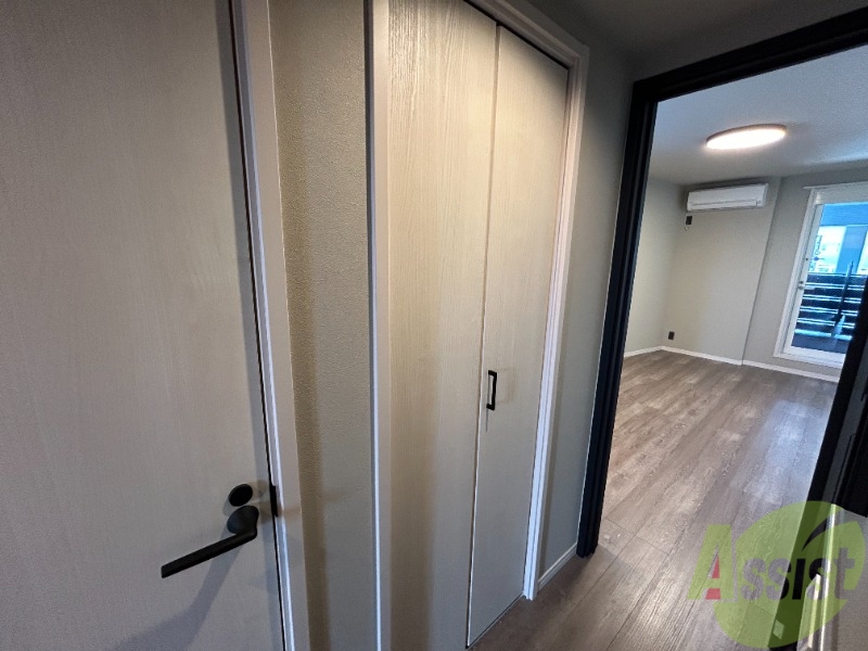 収納　収納になります。かなり大きい収納ですね。