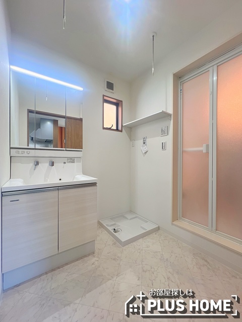 洗面設備　類似写真