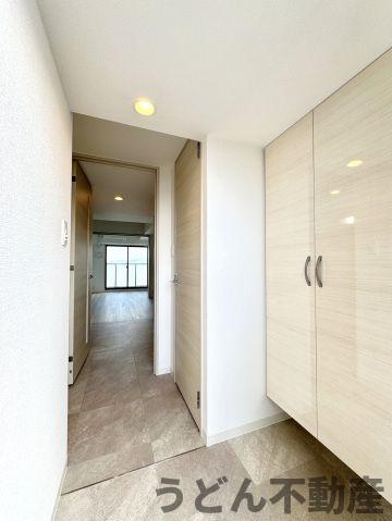 玄関　うどん県のお部屋探しはうどん不動産へ うどんちゃんとLINE
