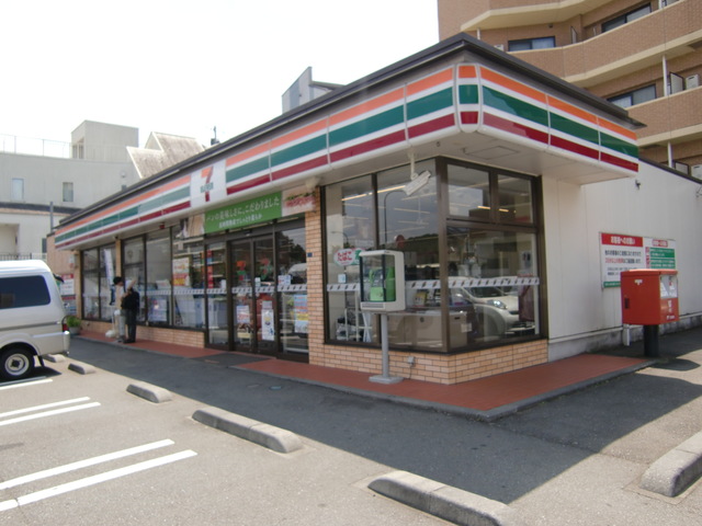 コンビニ　セブンイレブン八王子みなみ野シティ店（コンビニ）まで185m