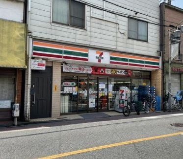 コンビニ　セブンイレブン大田区六郷土手駅前店（コンビニ）まで660m