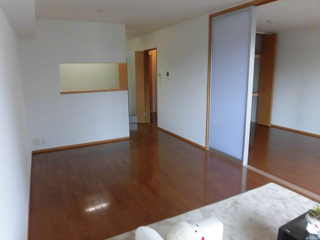 居室・リビング　同建物内、別部屋。参考写真