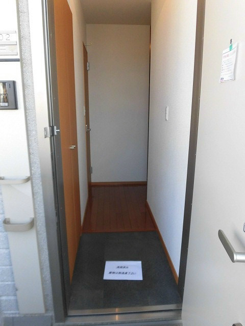 玄関　同建物内、別部屋。参考写真