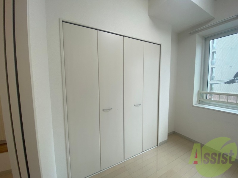 収納　寝室の収納です。部屋がすっきり片付きます。