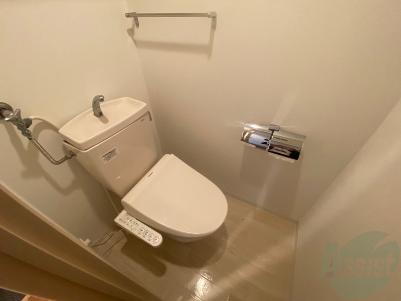 トイレ　ウォシュレット機能がついたトイレ。安心して使用できますね。