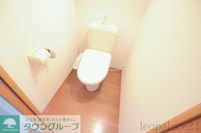 その他　温水洗浄便座完備