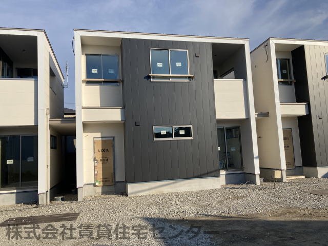 建物外観　建築中