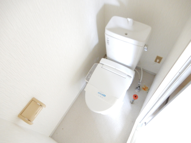 トイレ　同物件別室の写真です。