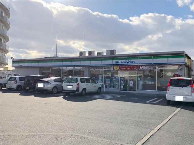 コンビニ　ファミリーマート北長瀬店（コンビニ）まで104m