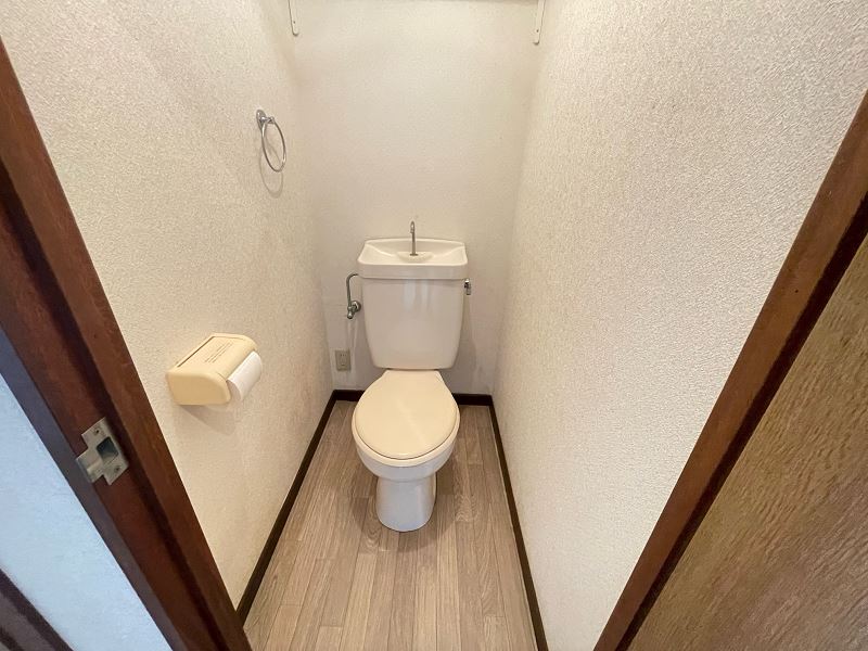 トイレ　コンセントがあり温水洗浄便座設置可能！
