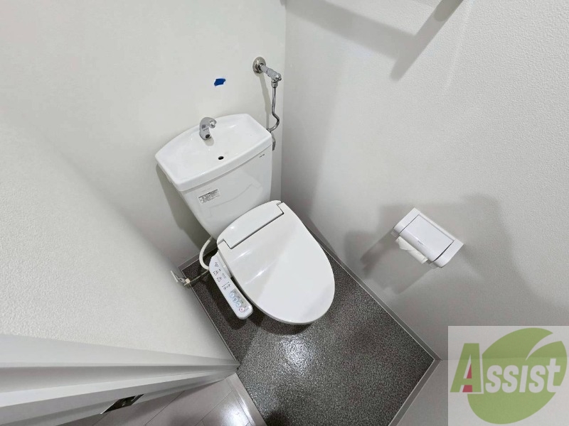 トイレ　こちらはトイレです。清潔感があり、安心して使用できます。
