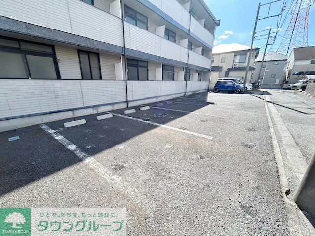 駐車場　★１階エントランス部分になります★