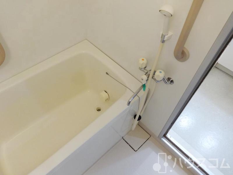 バス・シャワールーム　お風呂とトイレは別です。