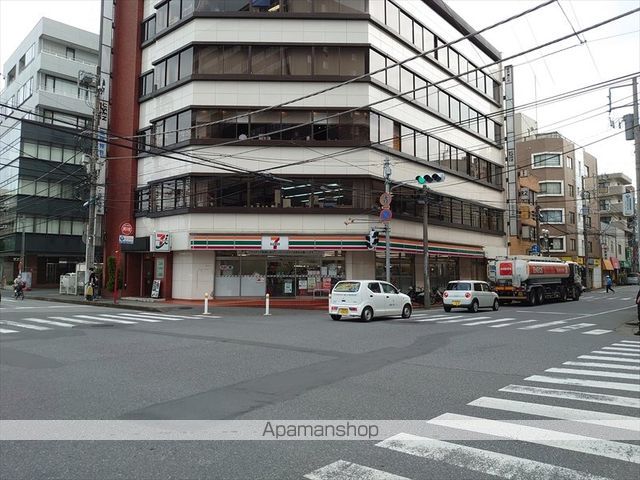 コンビニ　セブンイレブン（コンビニ）まで708m
