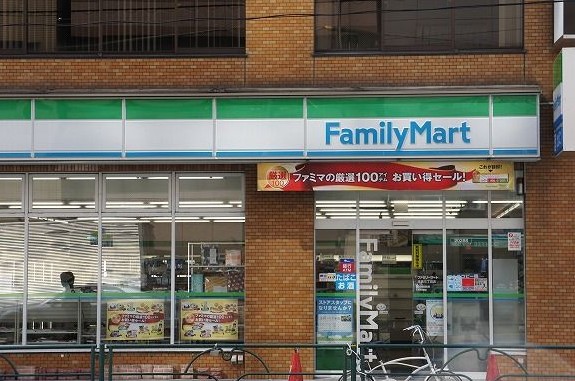 コンビニ　ファミリーマート水道橋西通り店（コンビニ）まで153m