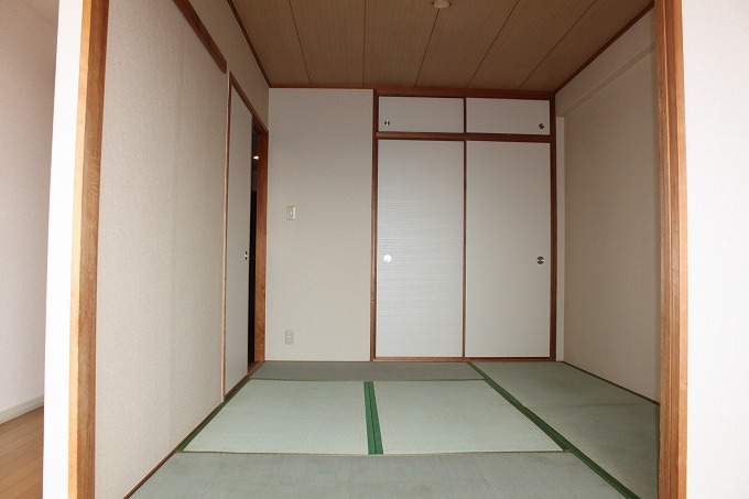地下鉄谷町線 長原駅 徒歩9分 8階建 築31年の内装写真