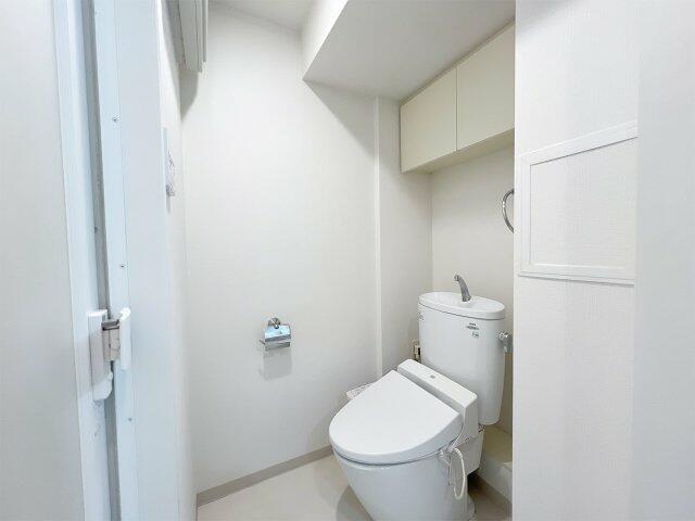 都営浅草線 大門駅 徒歩6分 13階建 築21年のトイレ写真