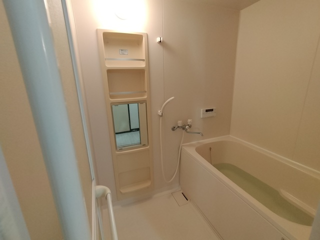 バス・シャワールーム　追い焚き給湯付きです