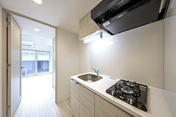 キッチン　※写真は同じマンションの違う部屋のものになります。