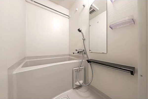 バス・シャワールーム　※写真は同じマンションの違う部屋のものになります。