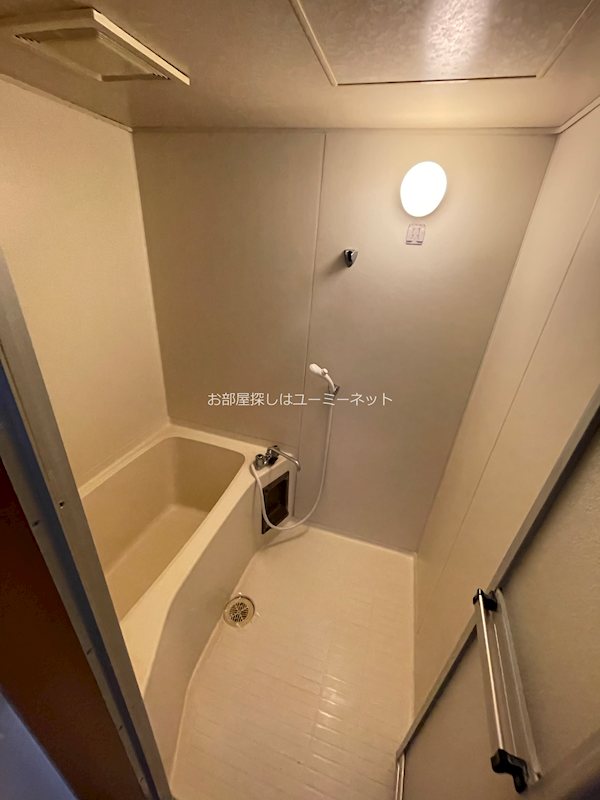 バス・シャワールーム　※101号室の画像。現況と相違がある場合は、現況優先。