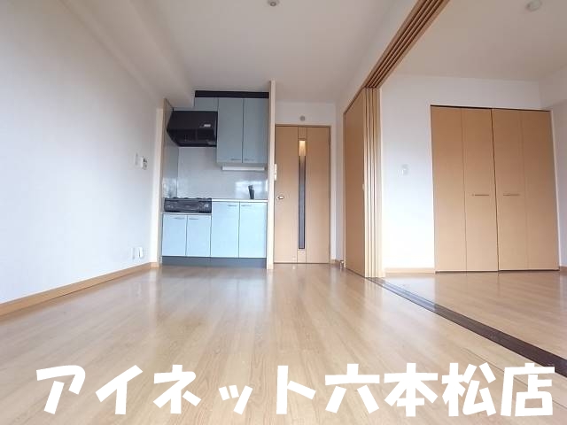 地下鉄七隈線 七隈駅 徒歩3分 5階建 築23年の居間写真