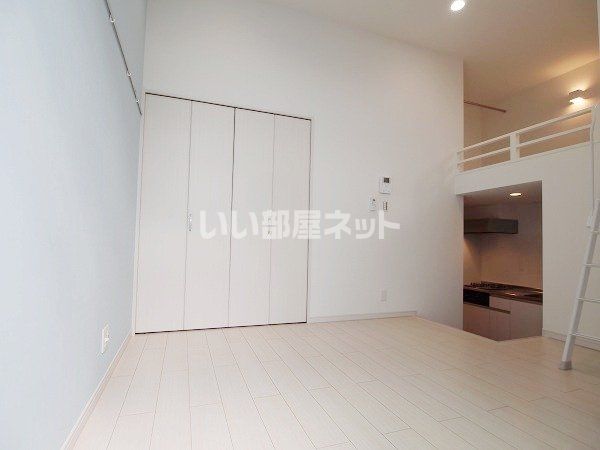 南海泉北線 深井駅 徒歩13分 2階建 築13年の居間写真