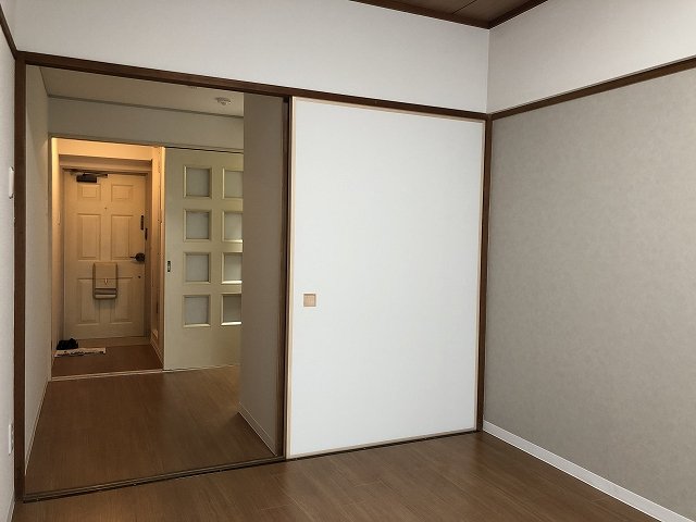 エスカイア千歳船橋の居間写真