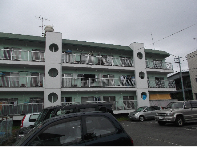 三島市南田町のマンションの建物外観