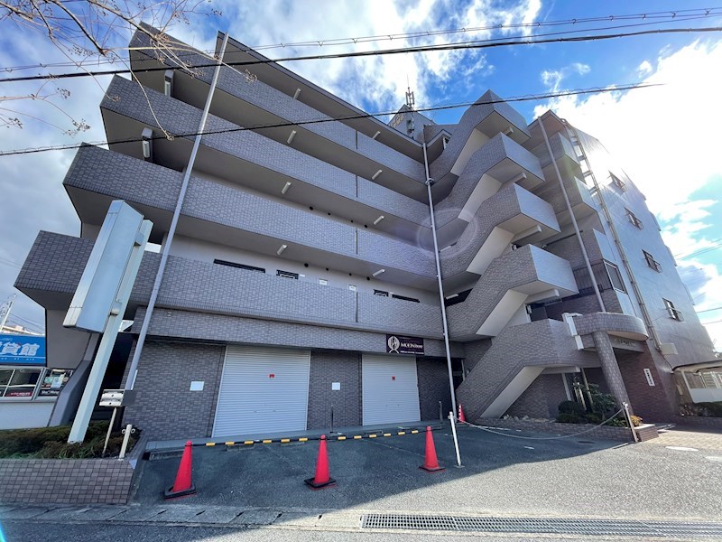 サンプレイス網干駅前の建物外観