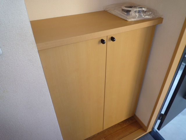 玄関　下駄箱（閉）