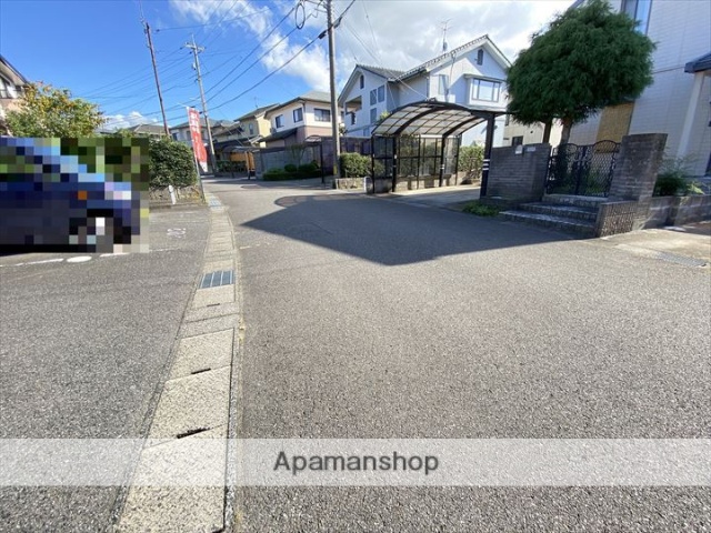 その他　前面道路（その他）まで0m