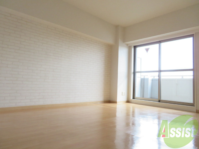 その他部屋・スペース　全面フローリングなので安心してベットも置けますね