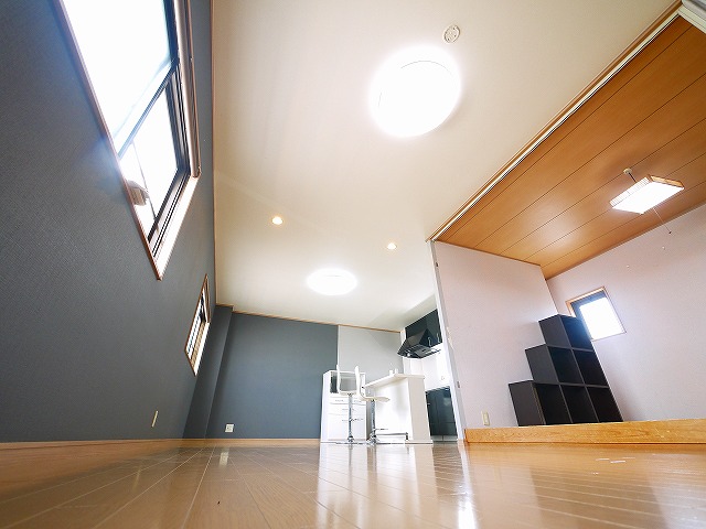 居室・リビング　ゆったり過ごせる居間です