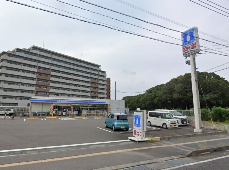コンビニ　ローソン鹿児島谷山中央二丁目店（コンビニ）まで473m