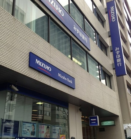 銀行　みずほ銀行赤坂支店（銀行）まで301m