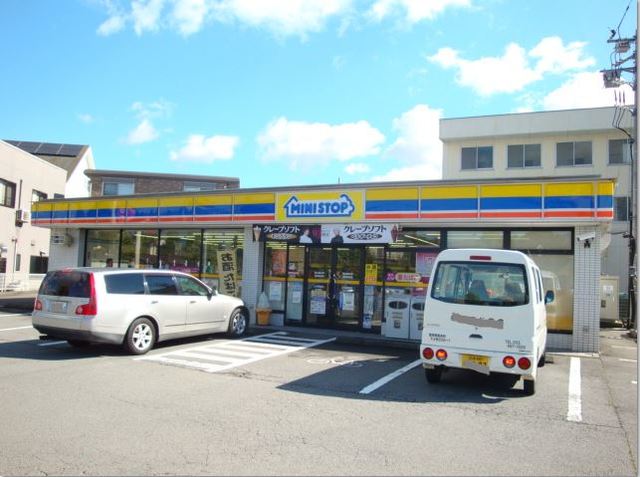 コンビニ　ミニストップ御殿場新橋店（コンビニ）まで515m