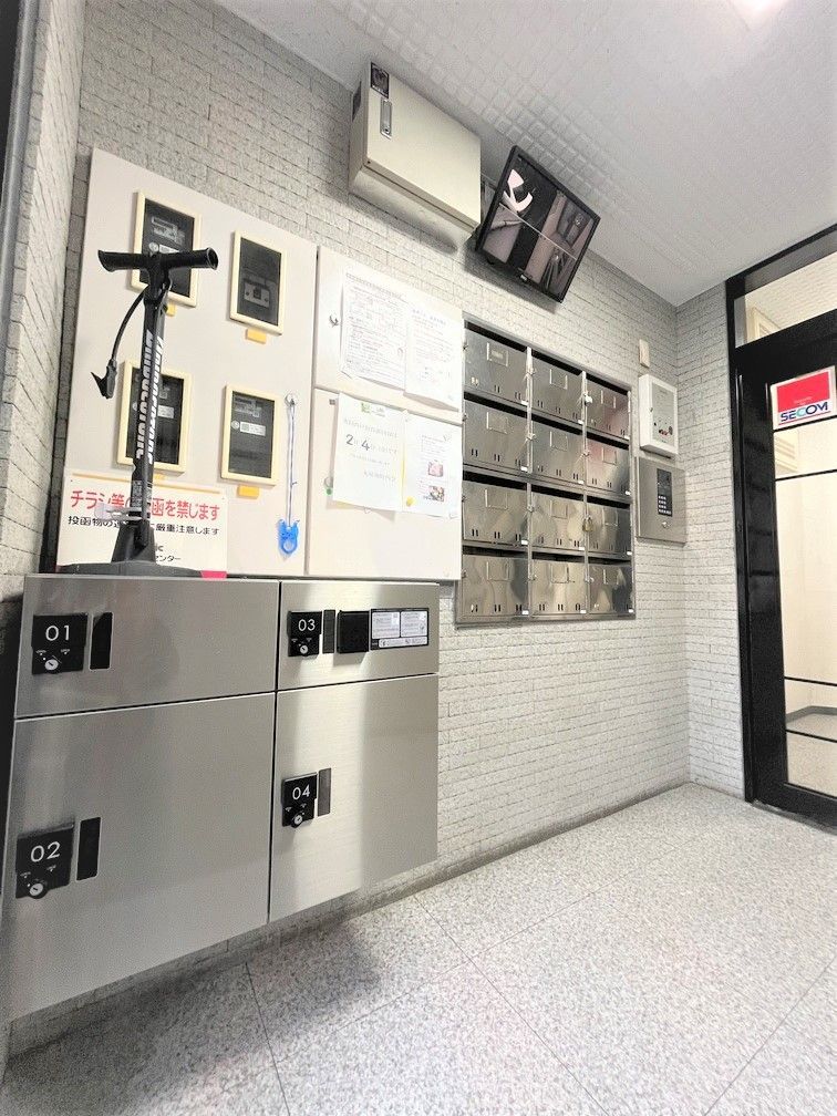 エントランス　宅配ボックス・メールボックス