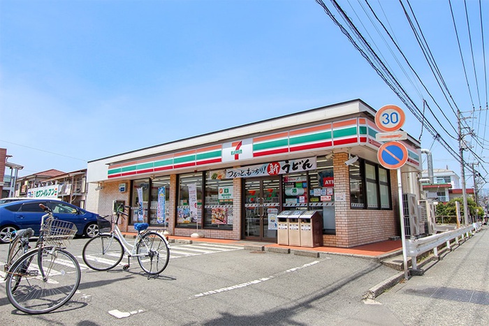 コンビニ　セブンイレブン久野店（コンビニ）まで1100m