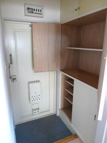 玄関　※同タイプ部屋の写真です。