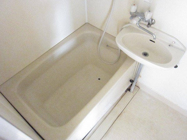 バス・シャワールーム　※別部屋参考画像です。